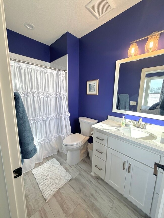 Building Photo - MUST SEE!  Gorgeous - Fully Furnished - New Construction Home in Delano.  No Detail Left To Be De...