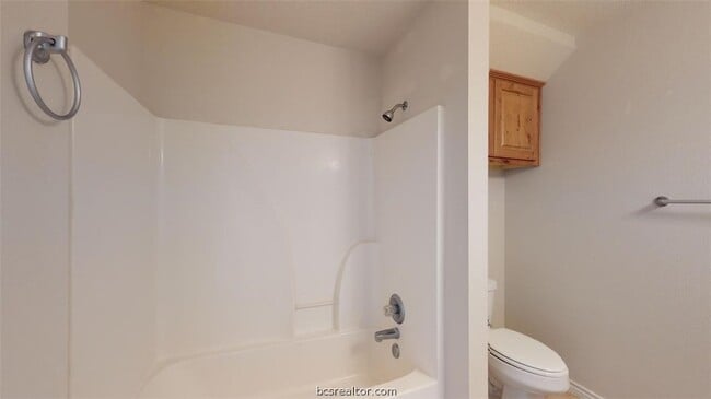 Building Photo - 2318 Cornell Dr