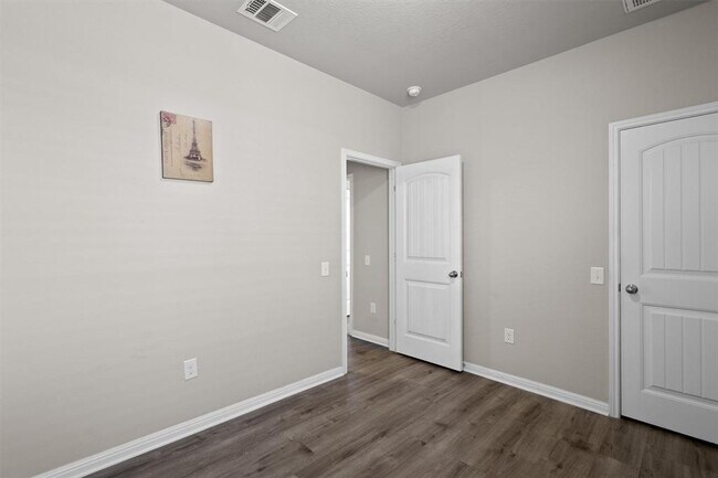 Building Photo - 13809 Harrisglenn Dr