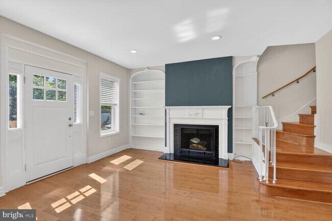Building Photo - 5338 41st St NW