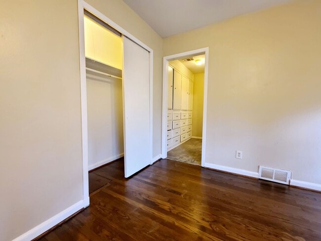 Building Photo - Great 3/2 Single Family Home in Casa Linda