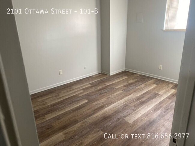 Building Photo - 2101 Ottawa St