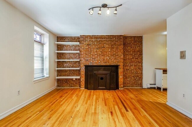 Building Photo - 207 14th St