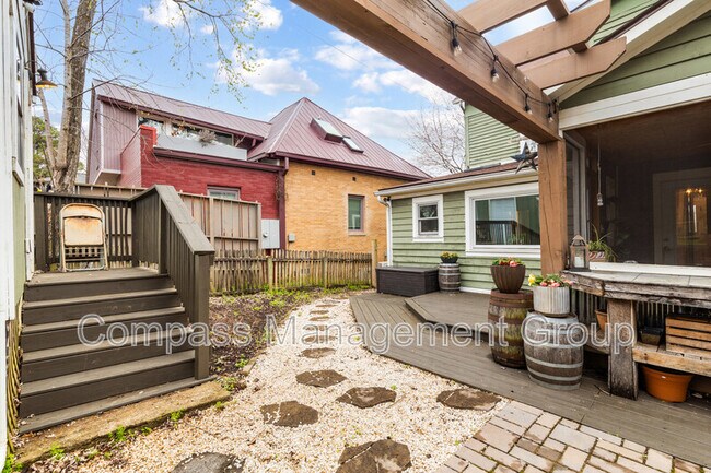 Building Photo - 625 Luttrell St