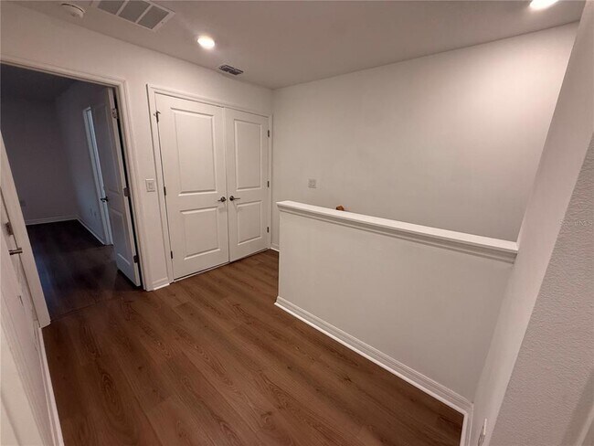 Building Photo - 2906 Canary Ave