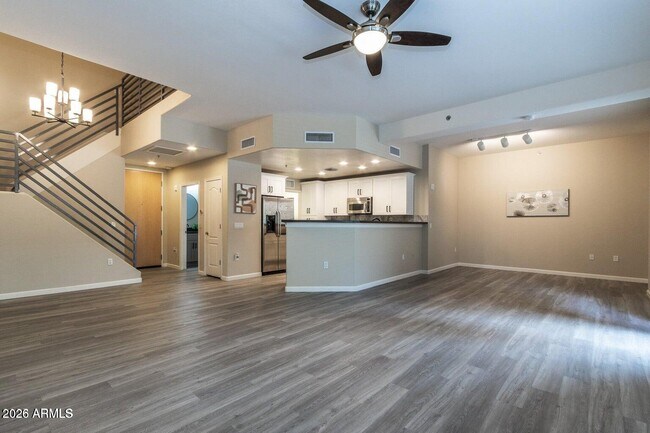 Building Photo - 16 W Encanto Blvd