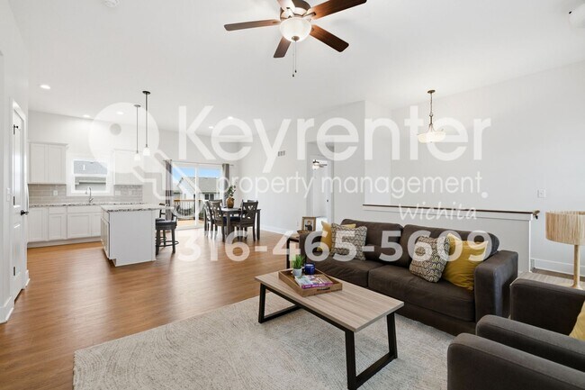 Building Photo - Beautiful 5 bedroom home near highways and schools!