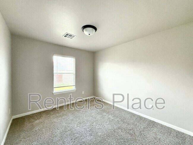 Building Photo - 2713 SE 22nd St