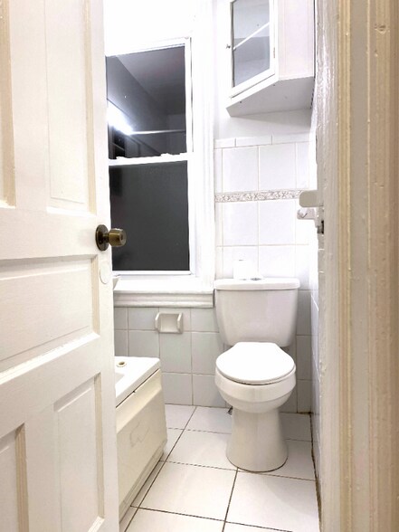 Building Photo - 5527 N Palethorp St