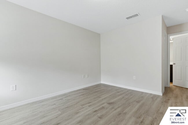 Building Photo - 26 Serbian Bellflower Trail