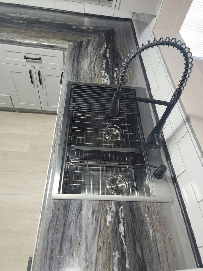 Building Photo - 1204 Haven Dr