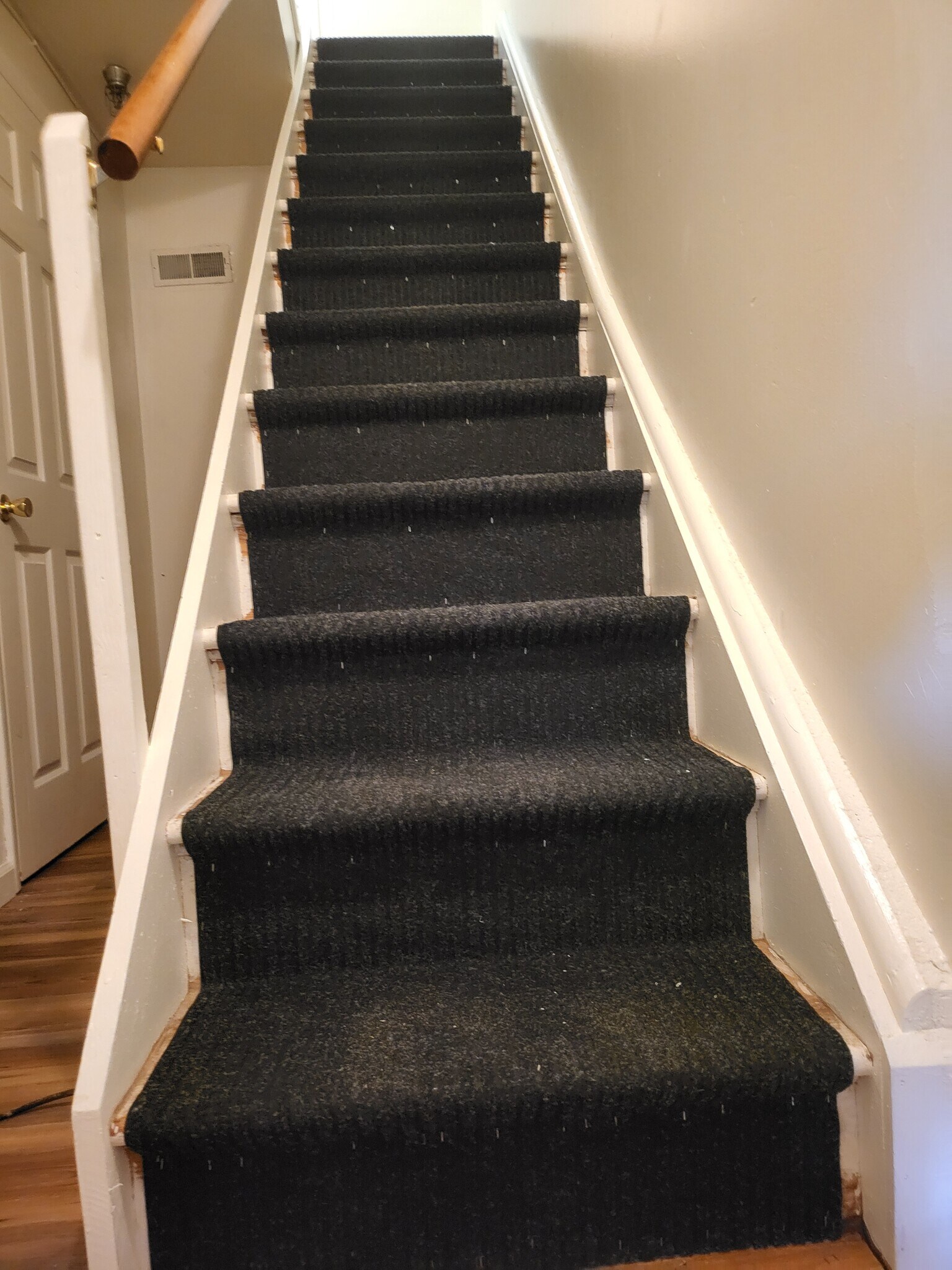 Inner staircase - 68 Elm St