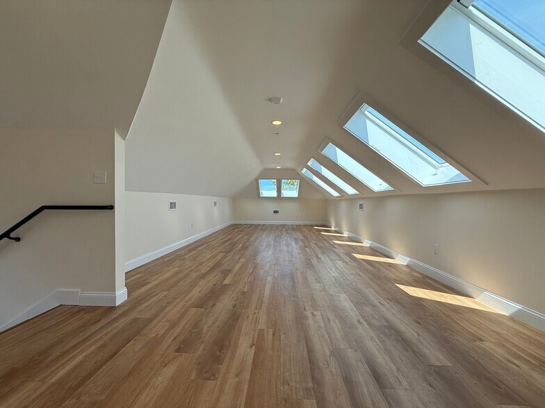 Building Photo - 14 Dorr St