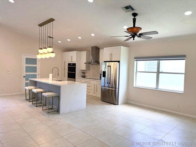 Building Photo - 12390 Boneventure Dr