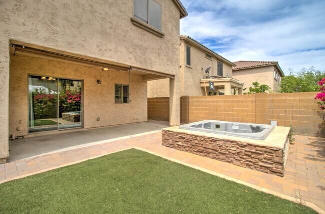 Building Photo - 2143 W Marconi Ave