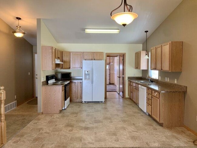Building Photo - 3 bedroom in Billings MT 59105