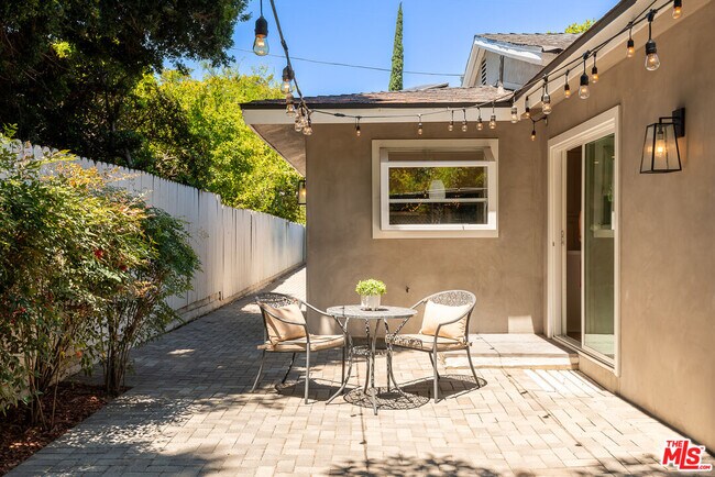 Building Photo - 4708 Aqueduct Ave