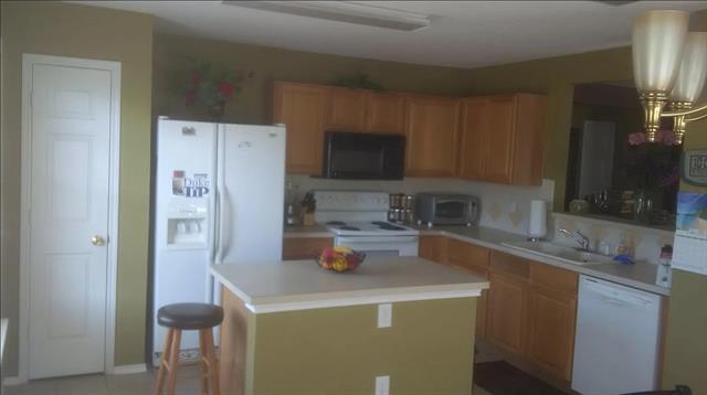 Building Photo - 8032 Brook Ridge Dr