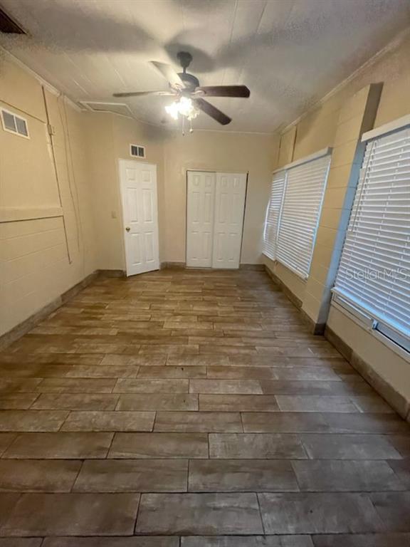 Building Photo - 4090 Oak Dr