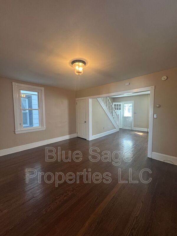 Building Photo - 754 Buck Ln