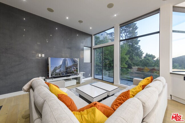 Building Photo - 2271 Gloaming Way