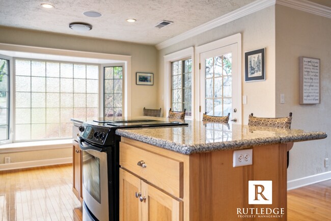 Building Photo - 2 1/2 Acres Manicured Country Living