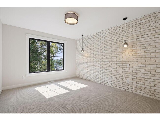 Building Photo - 21845 Byron Cir