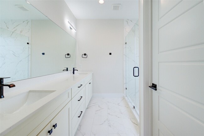 Building Photo - 1928 Gregg St