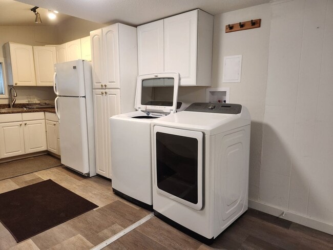 Building Photo - 2323 J St