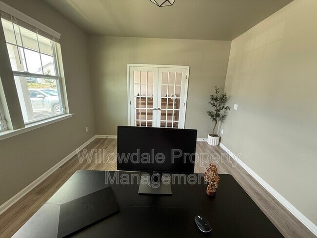 Building Photo - 1020 Garrow Dr