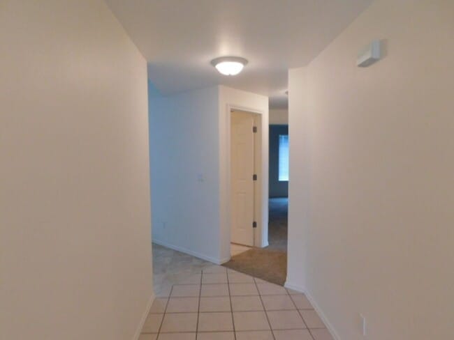 Building Photo - 3Bd/2Ba Single Story House - Available Soon!