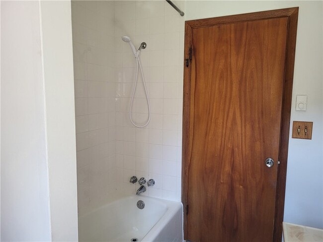 Building Photo - 316 Bullcreek Rd