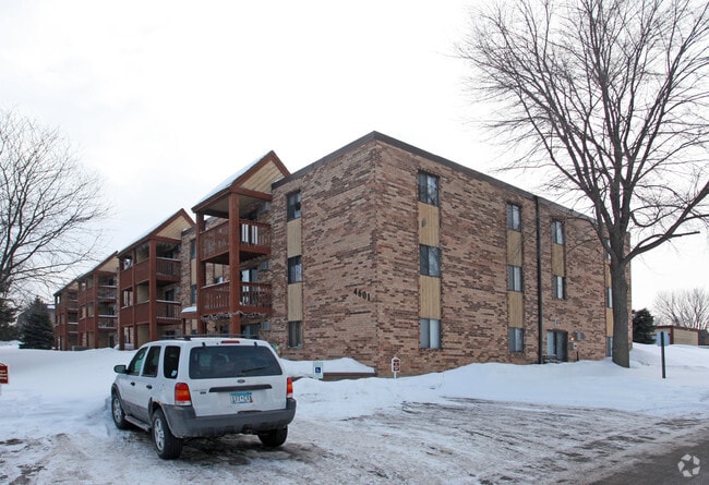 Building Photo - Solace on Lake Minnetonka