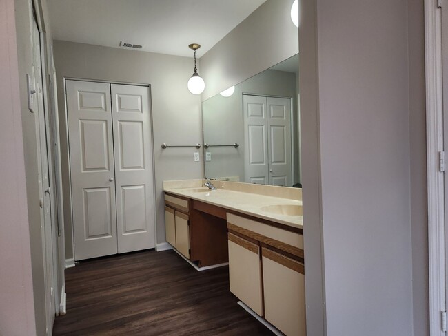 Building Photo - **Available June 1st ** Newly Remodeled 2 ...