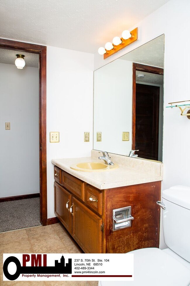 Building Photo - 3800/3802 Keith Cir