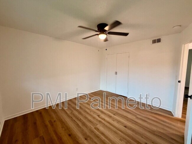 Building Photo - 1213 Grove Park Ln