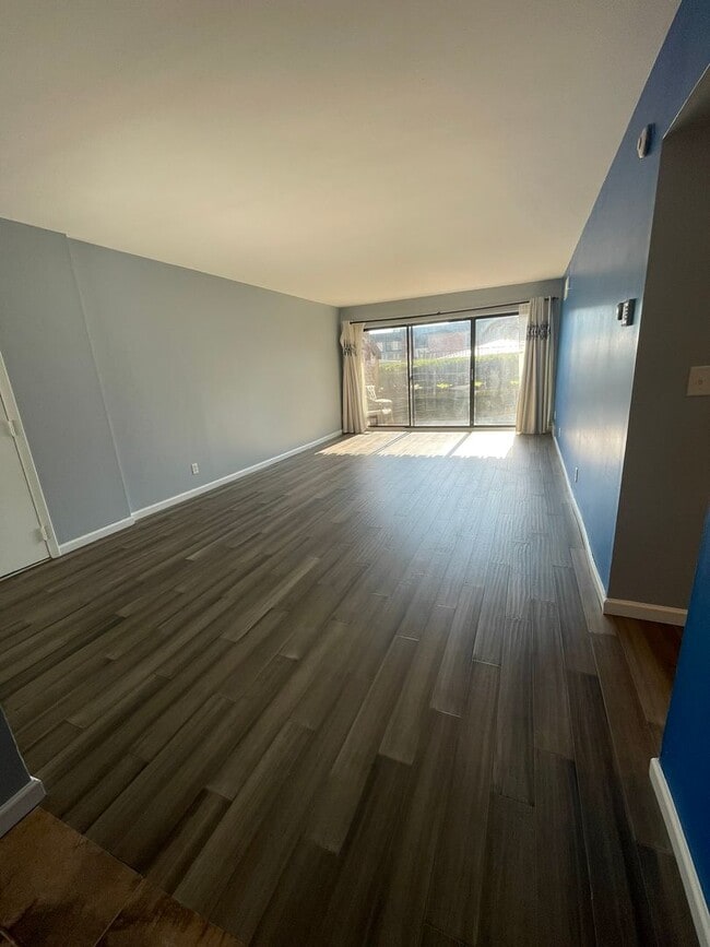 Building Photo - West Ann Arbor Condo: 2 Bed, 2 Bath with Indoor Pool & Patio