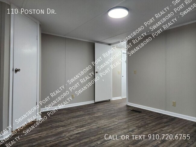 Building Photo - 110 Poston Dr