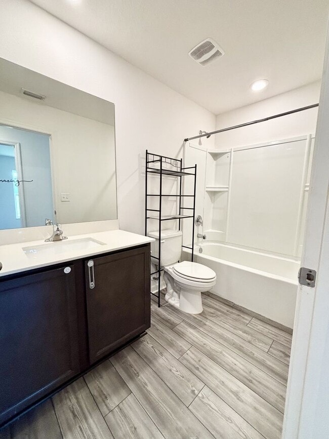 Building Photo - Your Dundee 4Beds/2Baths dream home – conv...
