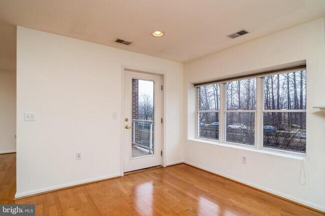 Building Photo - 12251 Roundwood Rd