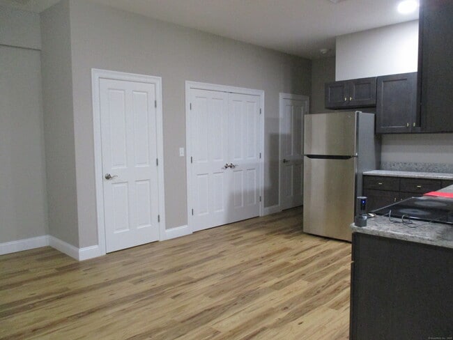 Building Photo - 1484 CT-171