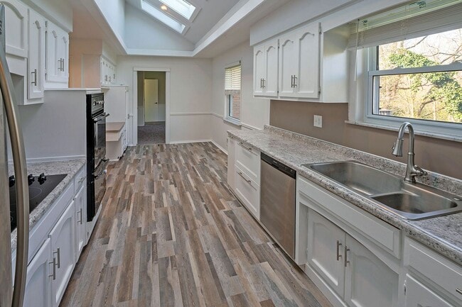 Building Photo - Beautiful, one of a kind property on four ...