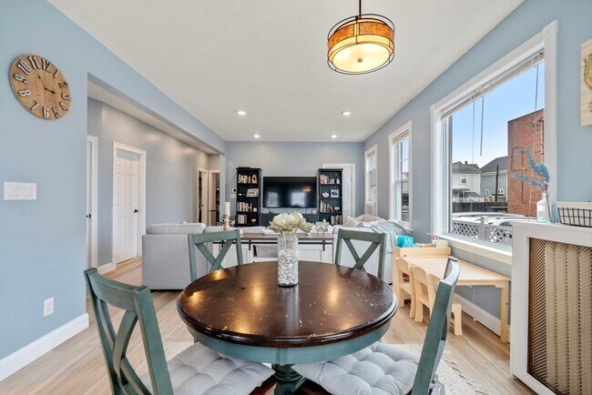 Building Photo - 46 Hawthorn Ave