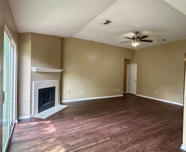 Building Photo - 28811 Stapleford St