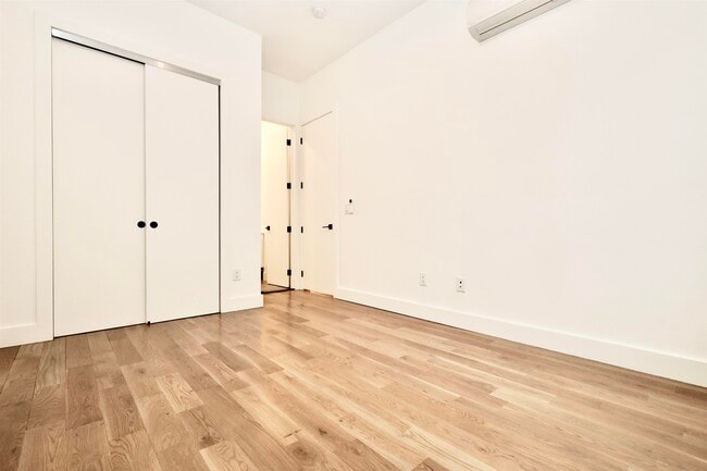 Building Photo - 250 Van Horne St