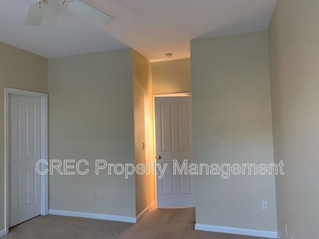 Building Photo - 105 Barberry St