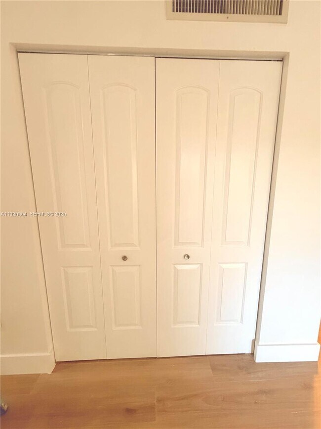 Building Photo - 7208 Fairway Dr