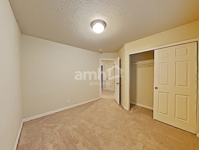 Building Photo - 9309 NE 81st St