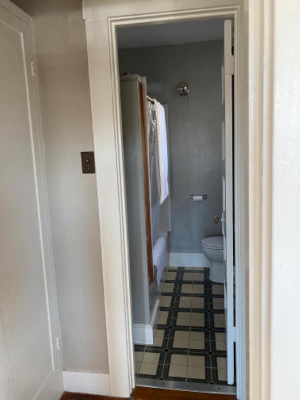 Building Photo - 6422 Telegraph Ave