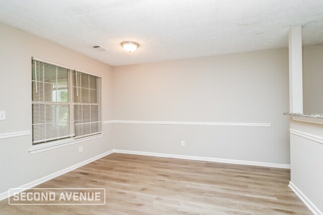 Building Photo - 1710 Riverchase Cir NE